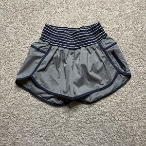 Lululemon Tracker Short II *4-way Stretch